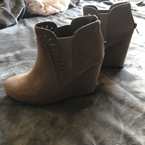 Wedge booties - Picture 2 of 4